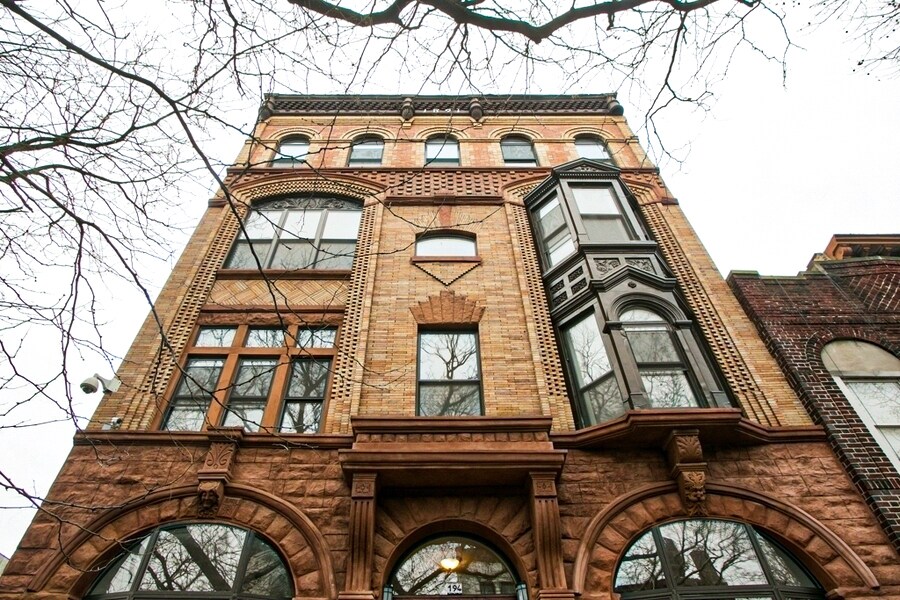 194 Vernon Ave, Brooklyn, NY for Sale