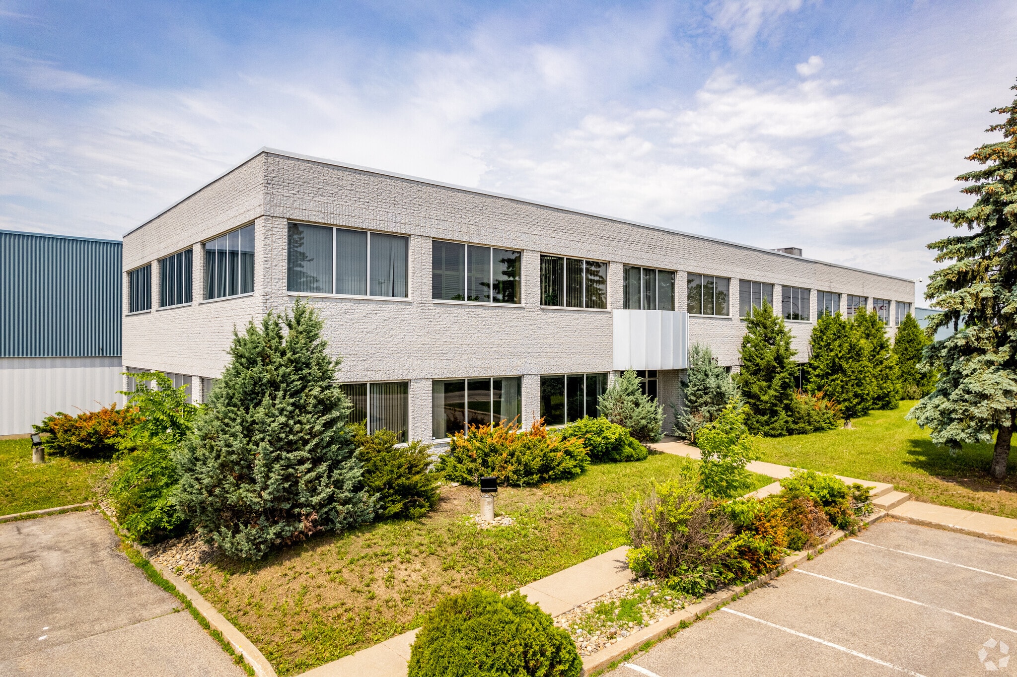 1821-1825 Boul Lionel-Bertrand, Boisbriand, QC for Rent