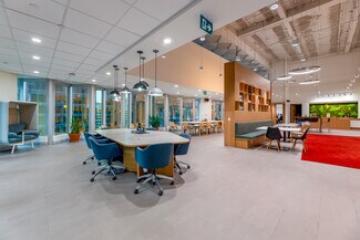 Toronto, ON Coworking Space - 200 Bay St