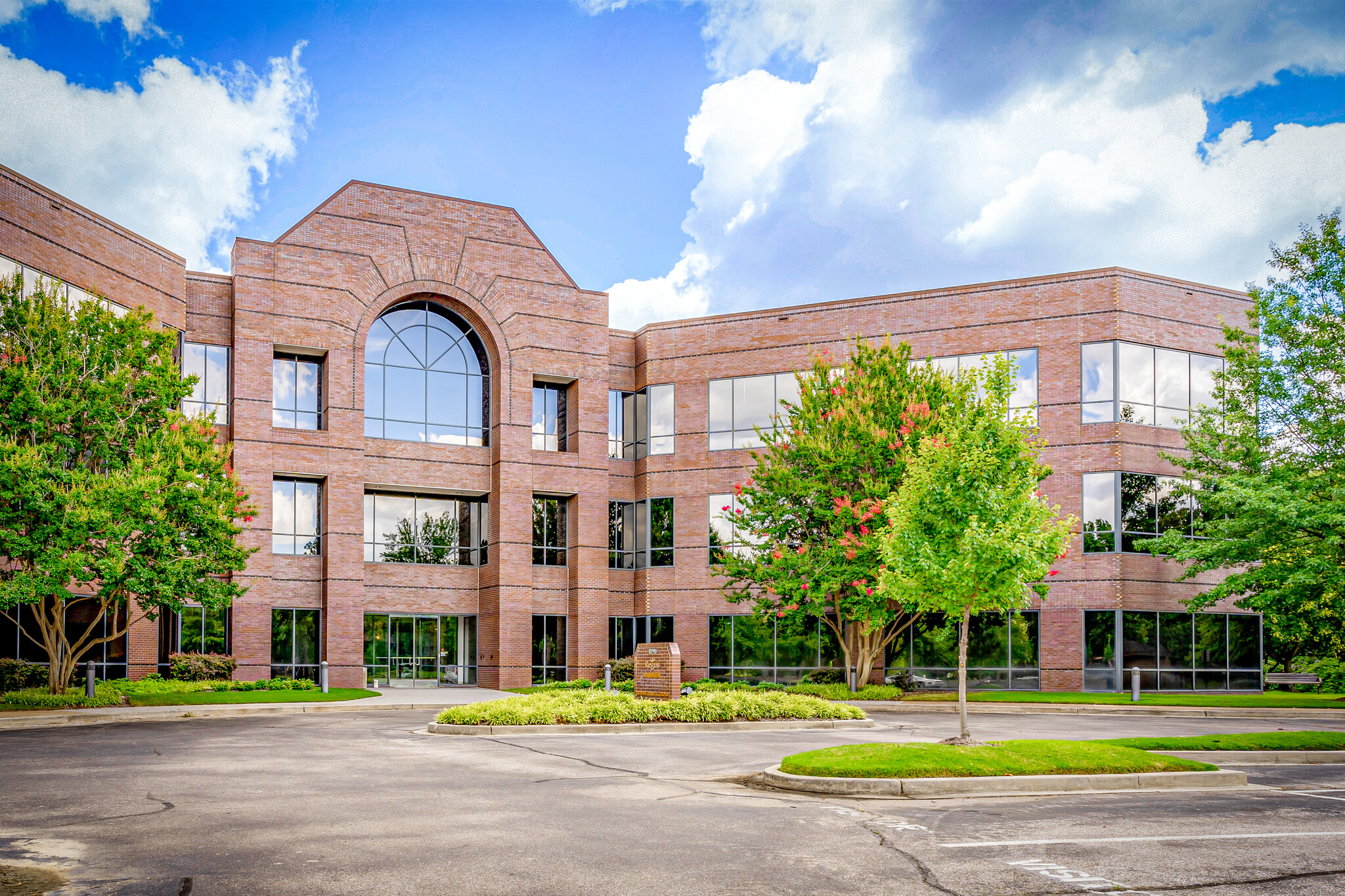 8275 Tournament Dr, Memphis, TN for Rent