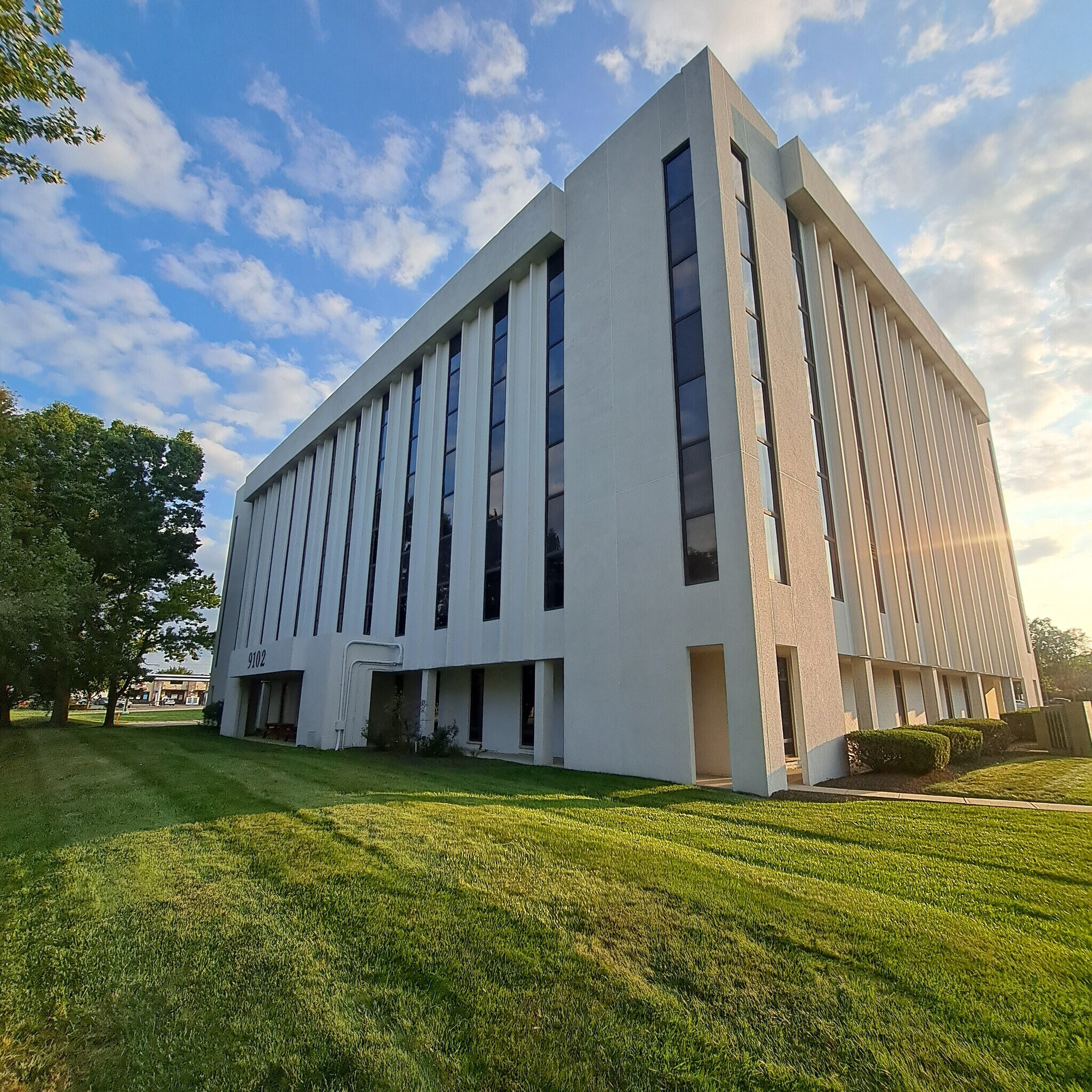 9102 N Meridian St, Indianapolis, IN for Rent