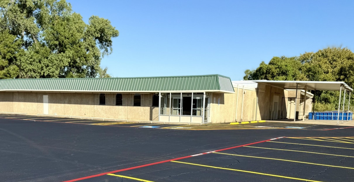 6005 W Pioneer Pky, Arlington, TX for Sale