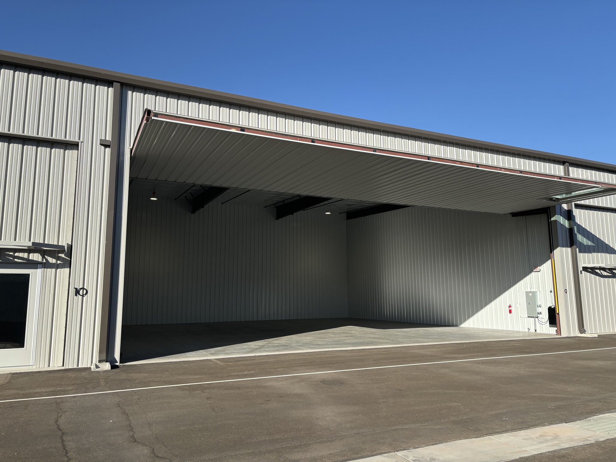 Volare Hangars At Pegasus Airpark, Queen Creek, AZ for Rent