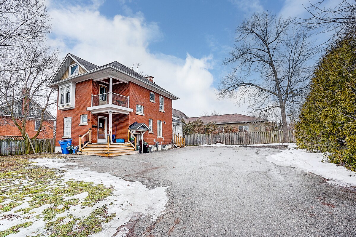 12 Vincent St, Newmarket, ON for Sale