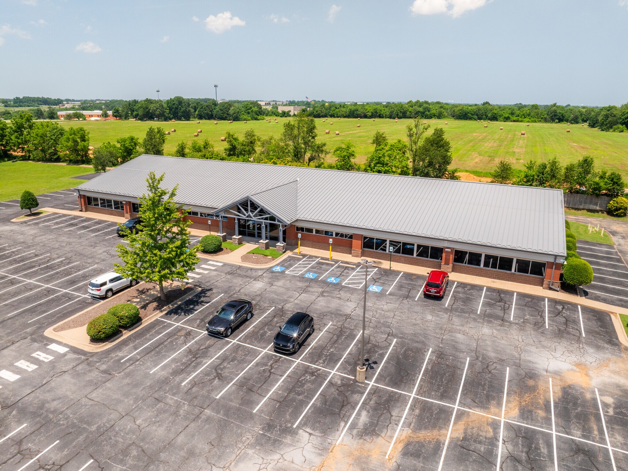 224 JB Hunt Corporate Dr, Lowell, AR for Rent
