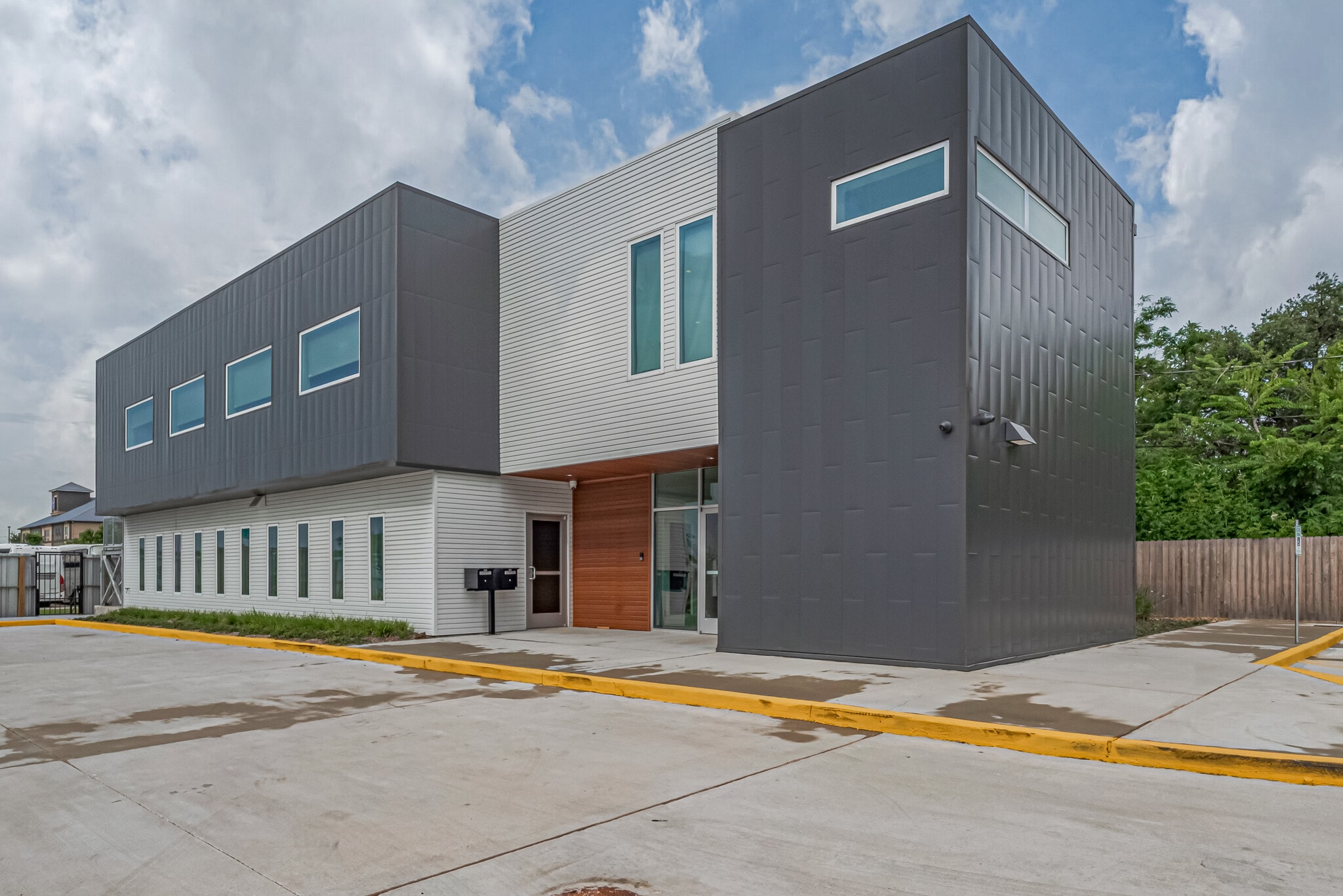 2535 North Fwy, Houston, TX for Rent