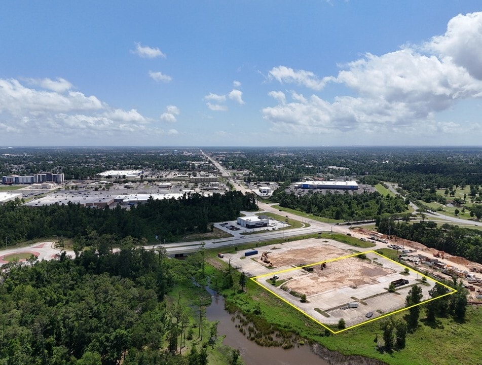 2985 Avenue Lauberge, Lake Charles, LA for Sale